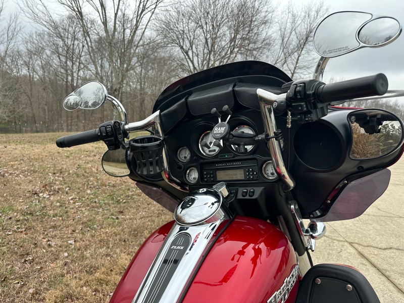 Harley-Davidson FLHX103  2013