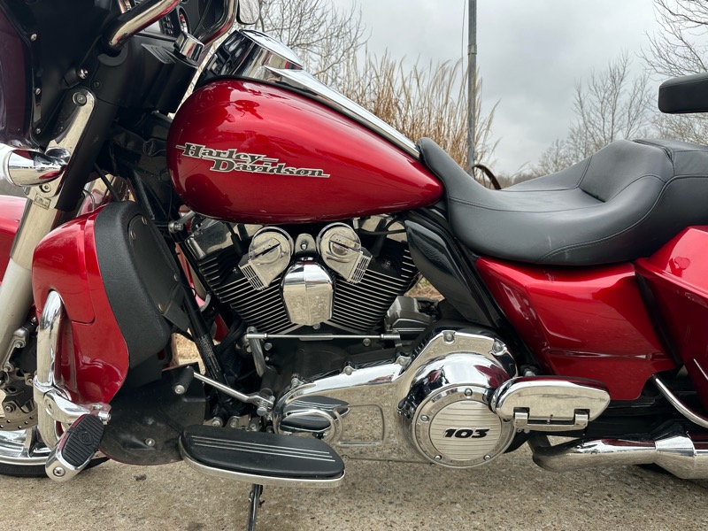 Harley-Davidson FLHX103  2013