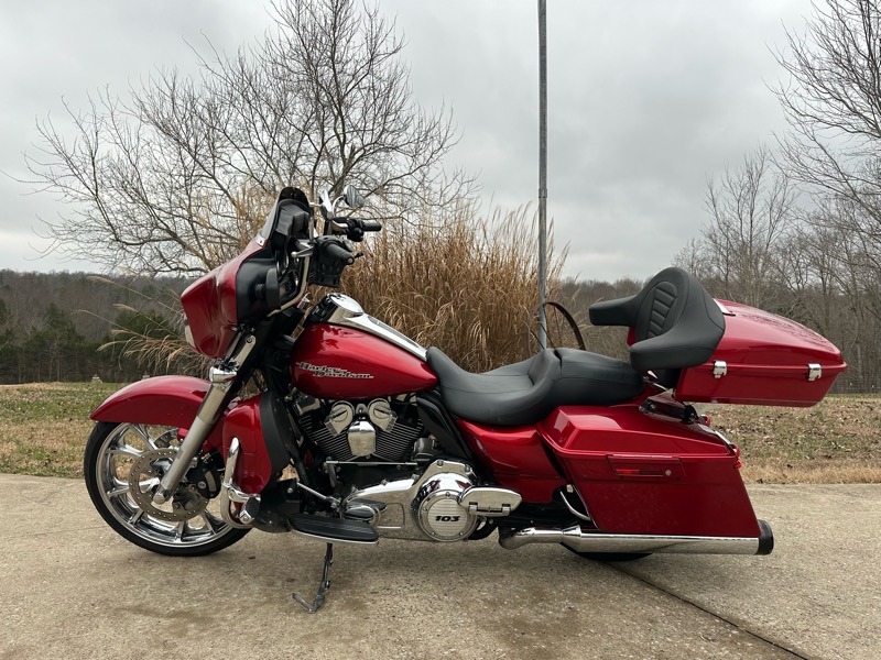 Harley-Davidson FLHX103  2013