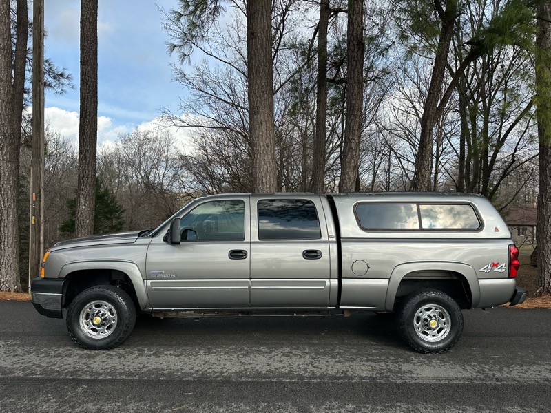 Chevrolet Silverado 2500HD LT Crew Cab Short Bed 4WD 2006