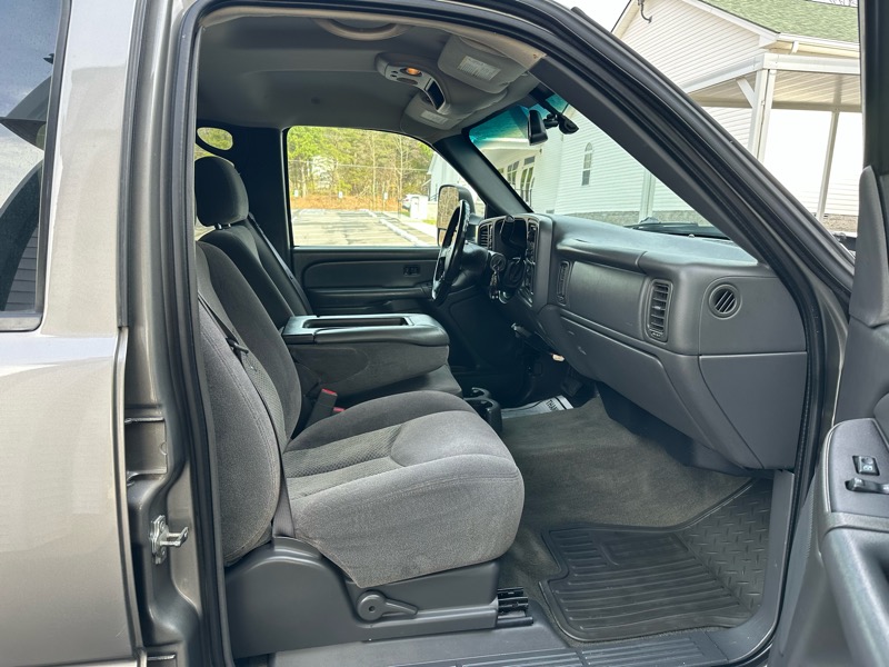 Chevrolet Silverado 2500HD LT Crew Cab Short Bed 4WD 2006