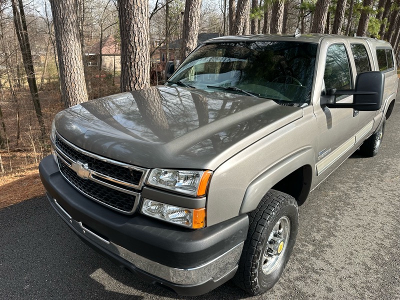 Chevrolet Silverado 2500HD LT Crew Cab Short Bed 4WD 2006