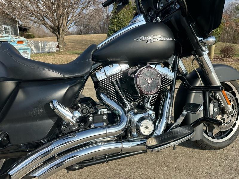 Harley-Davidson FLHX103  2013