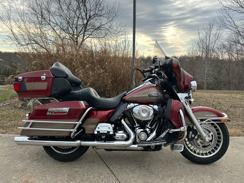 Harley-Davidson FLHTCU  2009