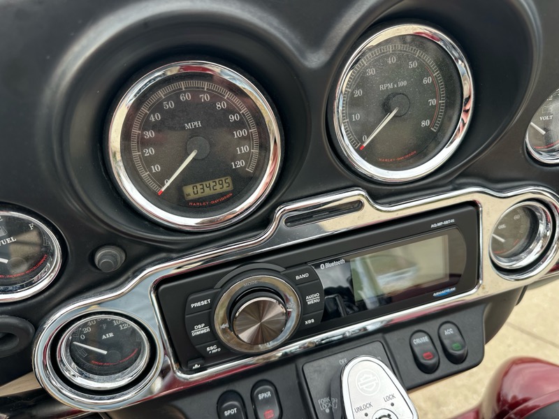 Harley-Davidson FLHTCU  2009