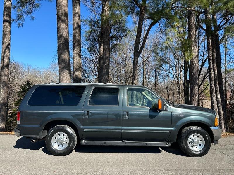 Ford Excursion XLT 2WD 2000