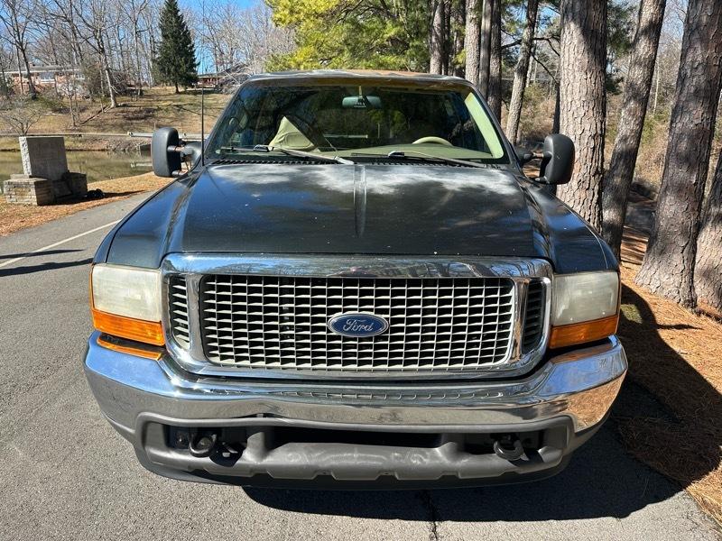 Ford Excursion XLT 2WD 2000