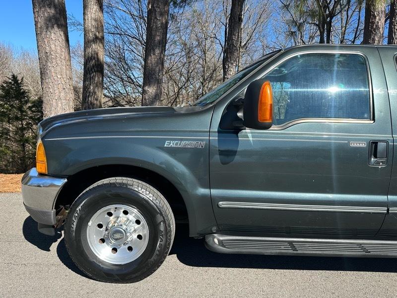 Ford Excursion XLT 2WD 2000