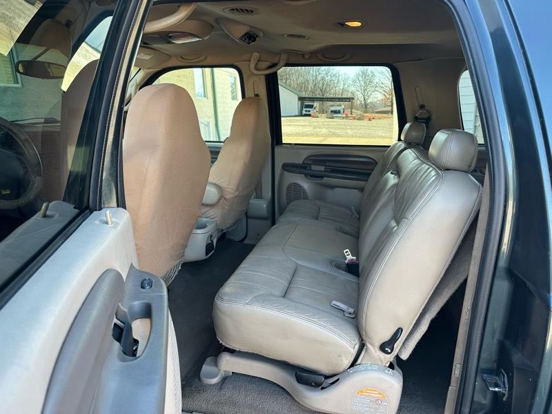 Ford Excursion XLT 2WD 2000