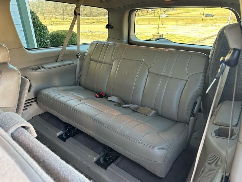 Ford Excursion XLT 2WD 2000