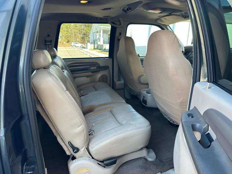 Ford Excursion XLT 2WD 2000