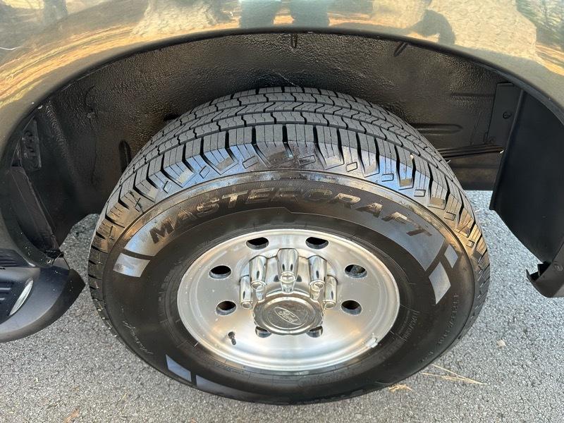 Ford Excursion XLT 2WD 2000