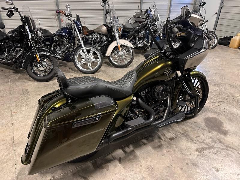 Harley-Davidson FLTRX103  2011