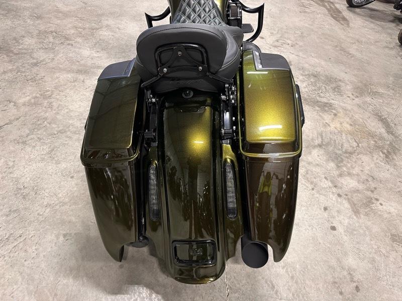 Harley-Davidson FLTRX103  2011