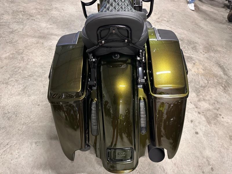 Harley-Davidson FLTRX103  2011