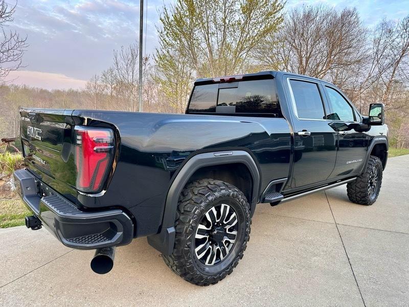 GMC Sierra 2500HD Denali Ultimate Crew Cab 4WD 2024