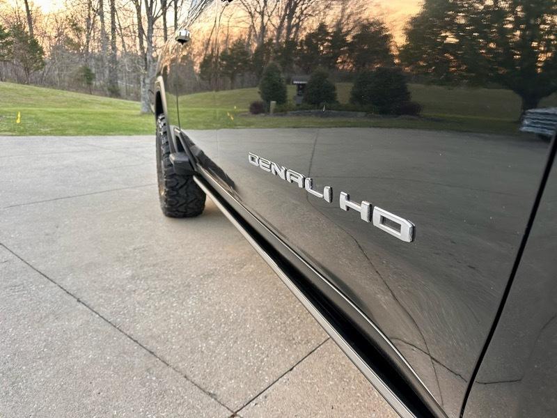 GMC Sierra 2500HD Denali Ultimate Crew Cab 4WD 2024