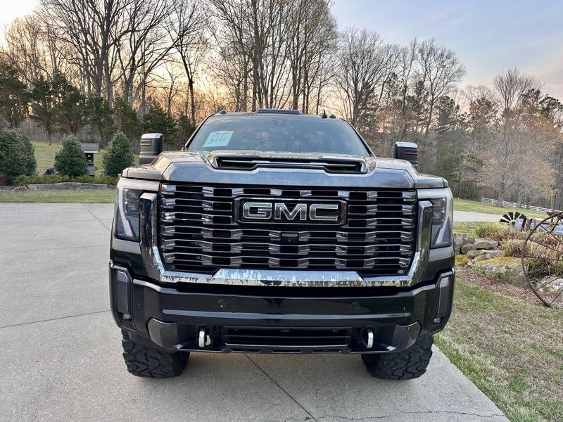 GMC Sierra 2500HD Denali Ultimate Crew Cab 4WD 2024