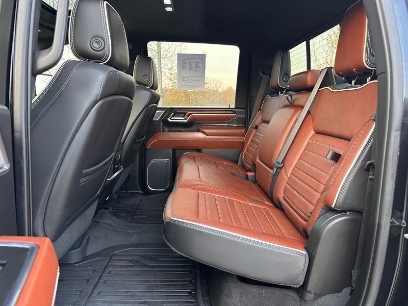 GMC Sierra 2500HD Denali Ultimate Crew Cab 4WD 2024