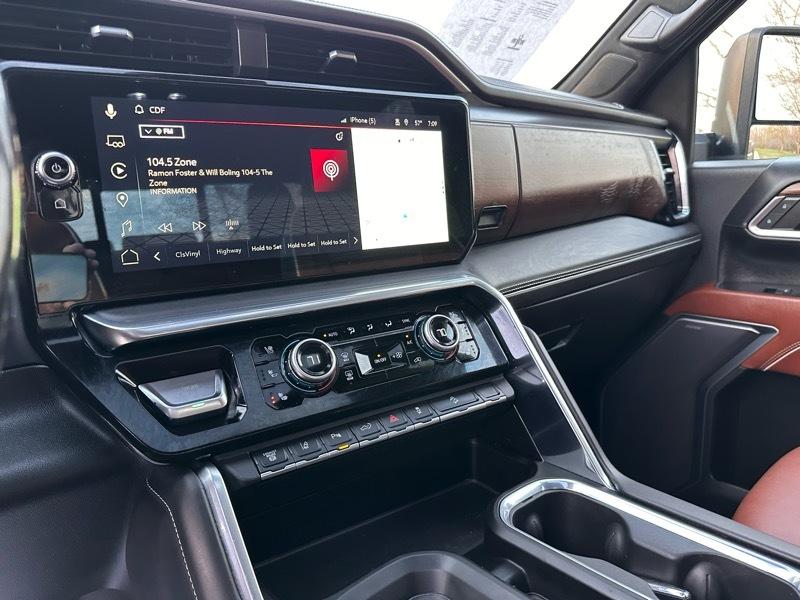 GMC Sierra 2500HD Denali Ultimate Crew Cab 4WD 2024