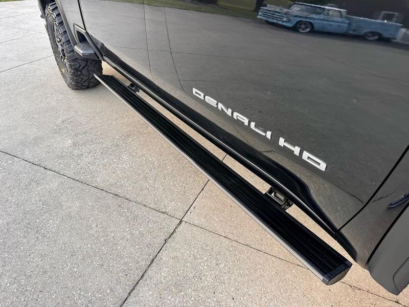 GMC Sierra 2500HD Denali Ultimate Crew Cab 4WD 2024