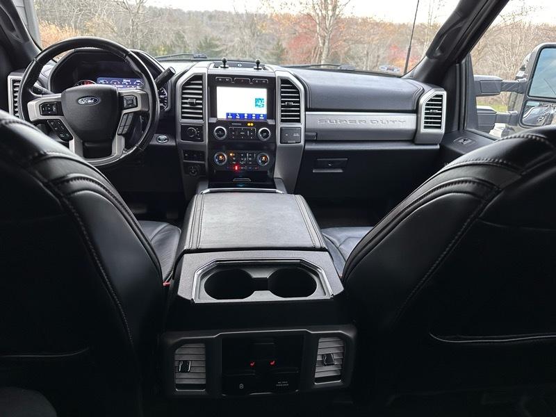 Ford F-350 SD Platinum Crew Cab Long Box 4WD DRW 2020