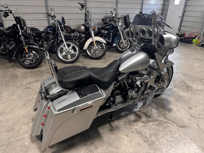 Harley-Davidson FLHTCUI  2005