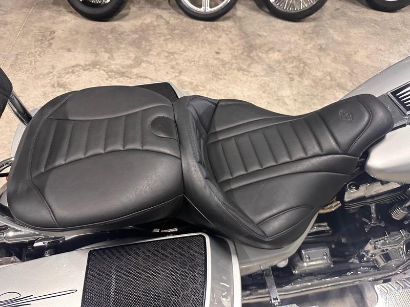 Harley-Davidson FLHTCUI  2005