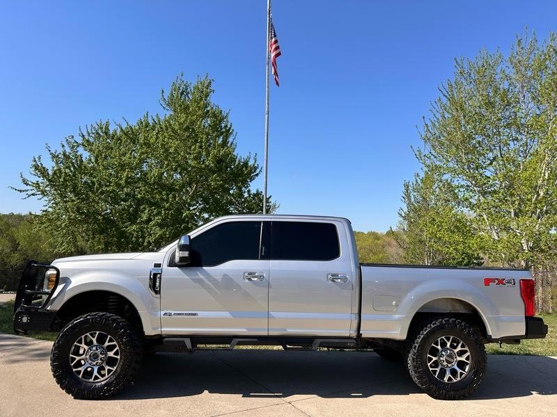 Ford F-250 SD Lariat Crew Cab 4WD 2019