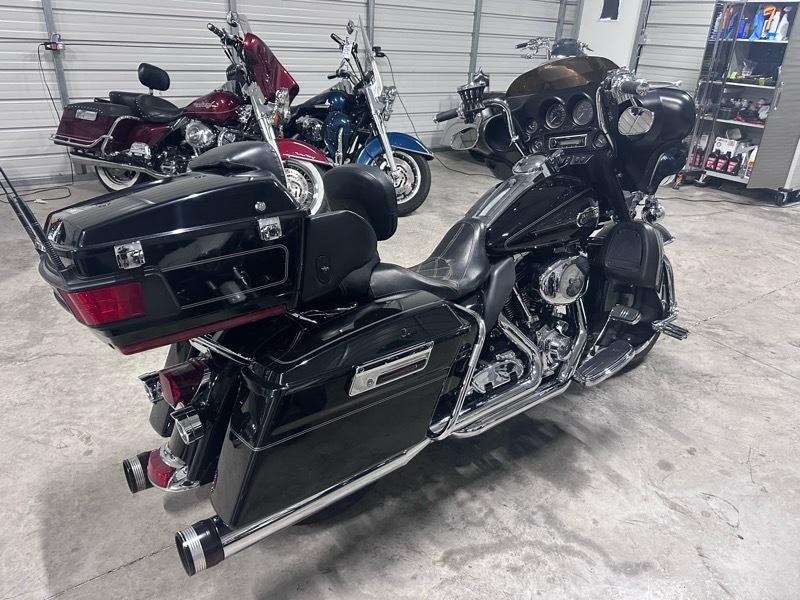 Harley-Davidson FLHTCU  2009