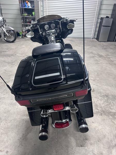 Harley-Davidson FLHTCU  2009