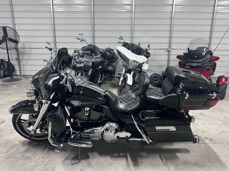 Harley-Davidson FLHTCU  2009