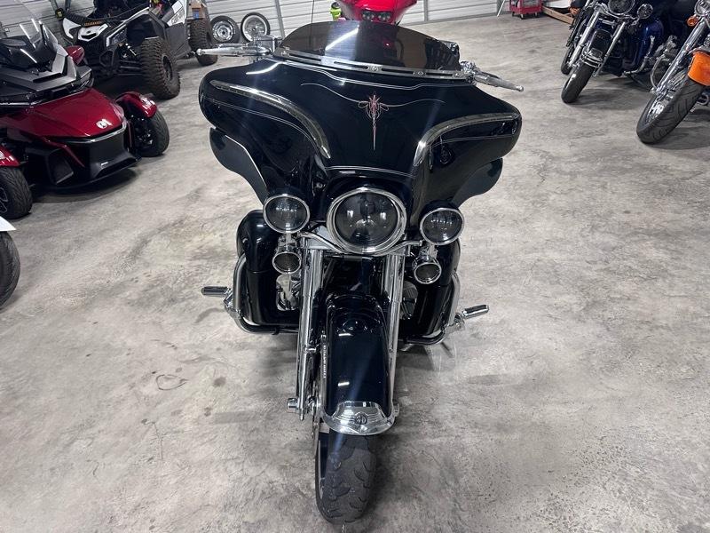 Harley-Davidson FLHTCU  2009