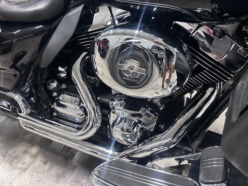 Harley-Davidson FLHTCU  2009