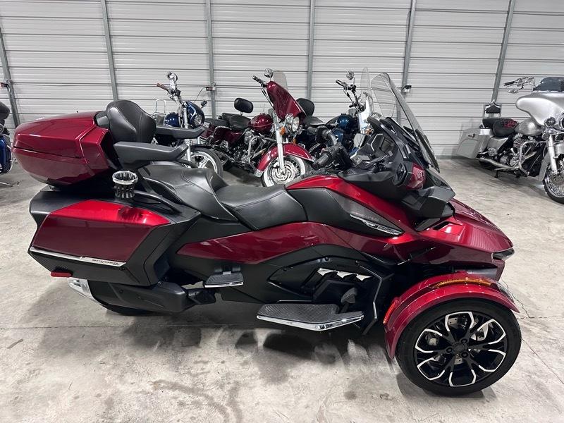 Can-Am Spyder RS  2021