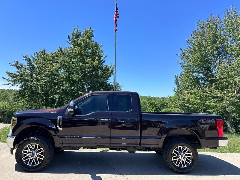 Ford F-350 SD Lariat Crew Cab 4WD 2018