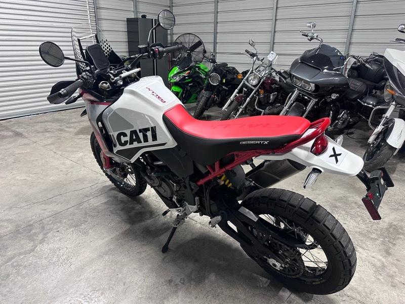 Ducati Desert X  2024
