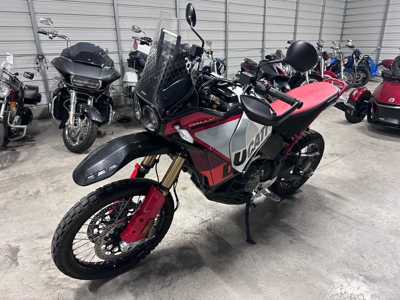 Ducati Desert X  2024