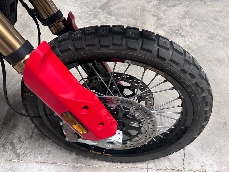 Ducati Desert X  2024