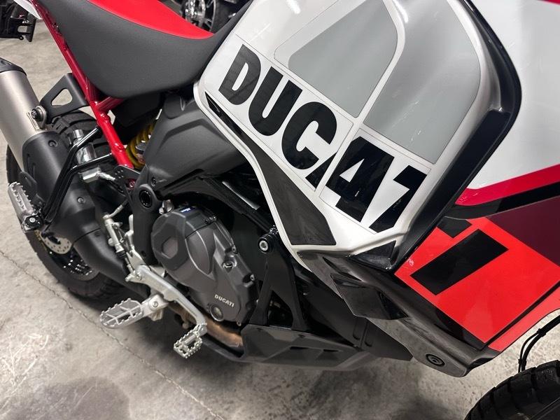 Ducati Desert X  2024
