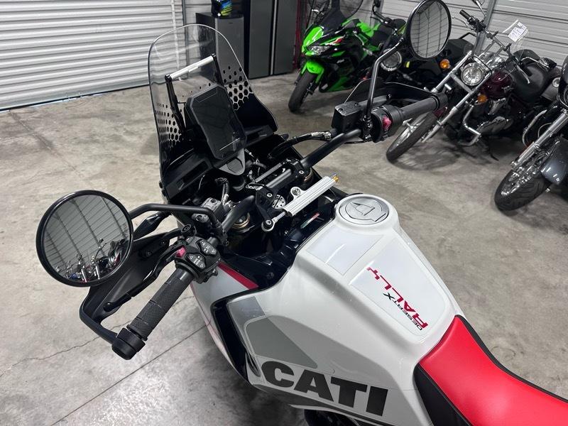 Ducati Desert X  2024