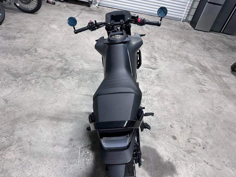 Husqvarna  Svartpilen 401  2024
