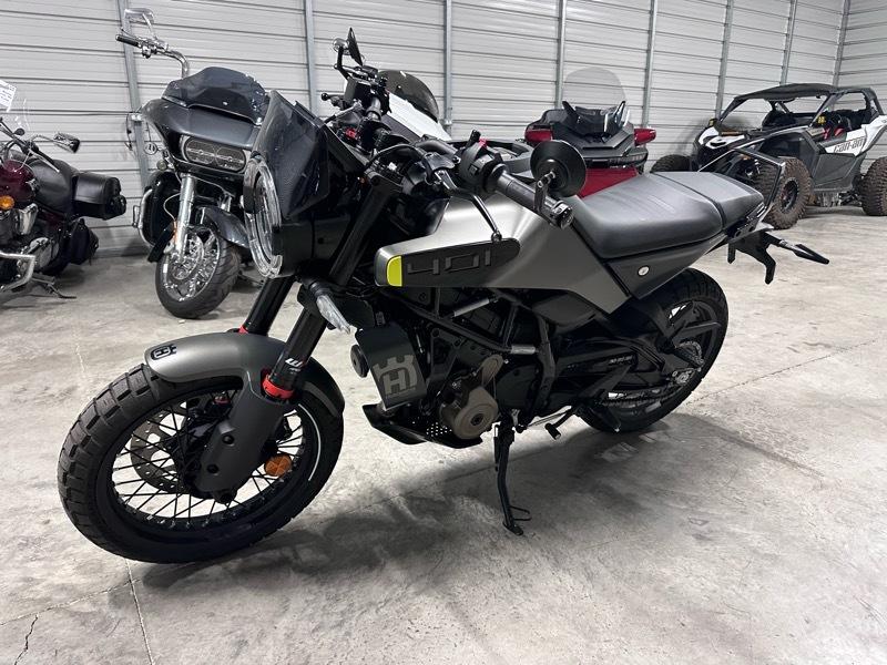 Husqvarna  Svartpilen 401  2024