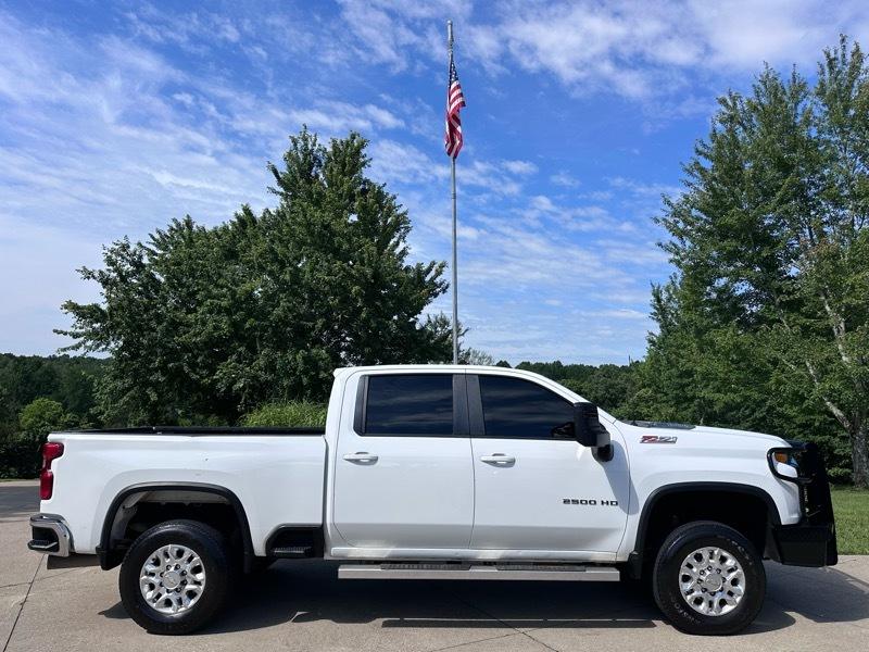 Chevrolet Silverado 2500HD LT Crew Cab Long Box 4WD 2020