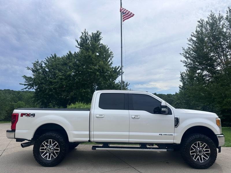 Ford F-250 SD Lariat Crew Cab 4WD 2017