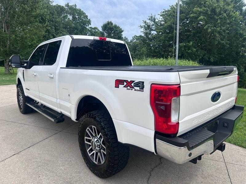 Ford F-250 SD Lariat Crew Cab 4WD 2017