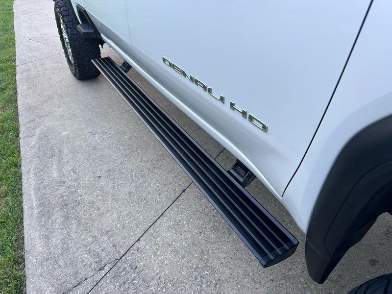 GMC Sierra 2500HD Denali Crew Cab 4WD SB 2023