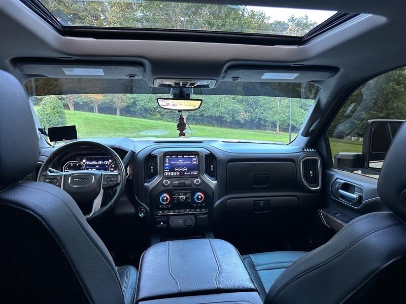 GMC Sierra 2500HD Denali Crew Cab 4WD SB 2023