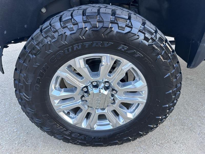 GMC Sierra 2500HD Denali Crew Cab 4WD SB 2023
