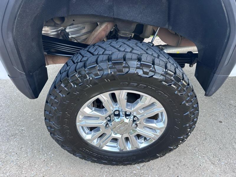 GMC Sierra 2500HD Denali Crew Cab 4WD SB 2023